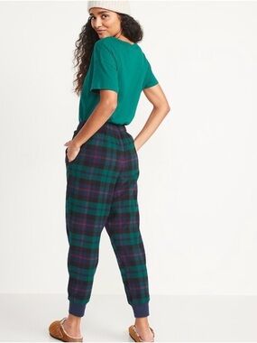 Old Navy Green, Navy & Red Plaid Jogger Flannel Pants